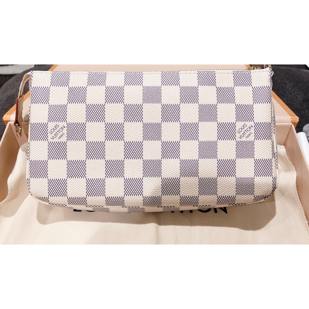 Louis Vuitton Pochette Accessoires